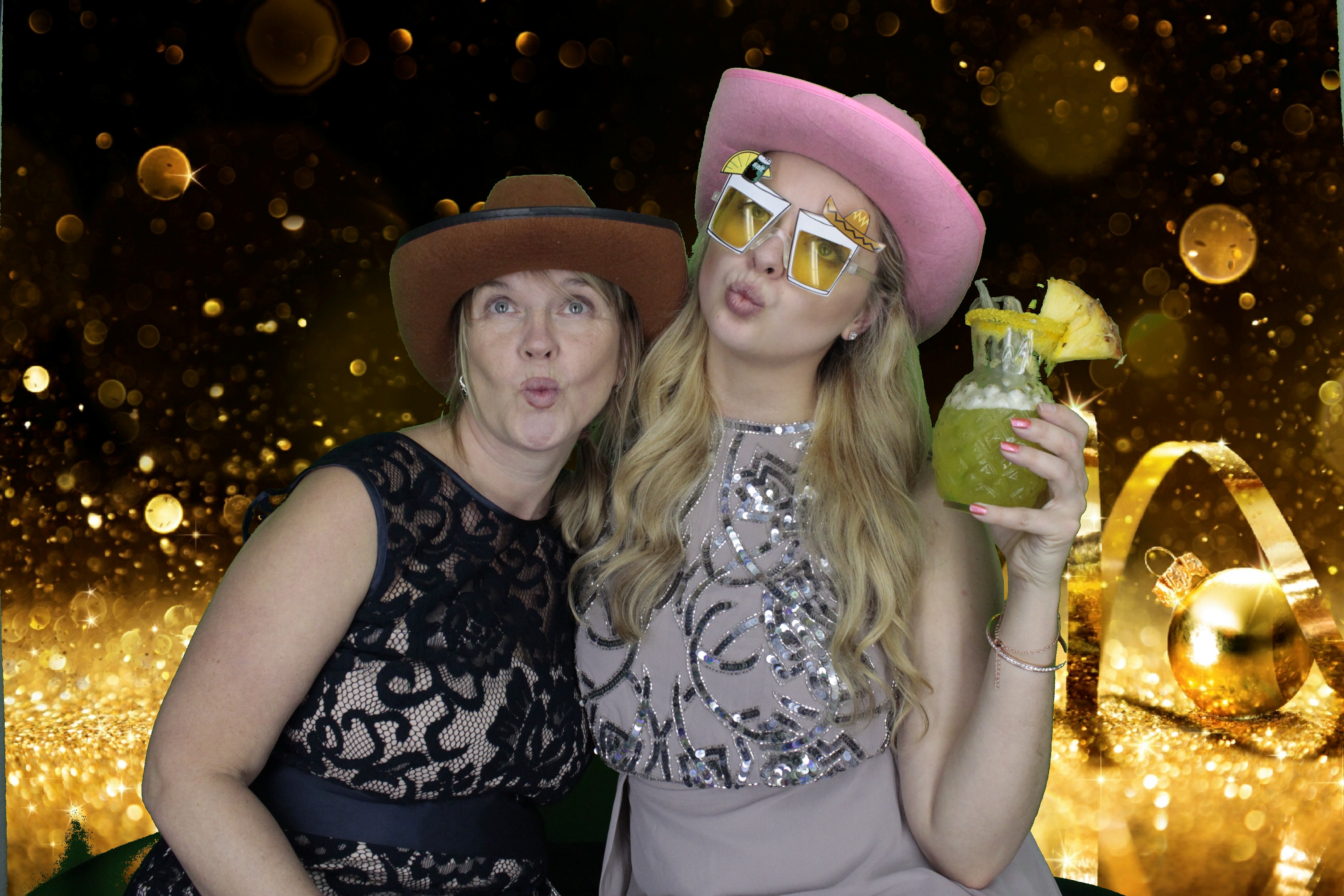 The Sussex Exchange New Years Eve | View more photos from the event at gallery.myphotoboothexperience.co.uk/u/MyPhotoBoothExperienceLtd/The-Sussex-Exchange-New-Years-Eve